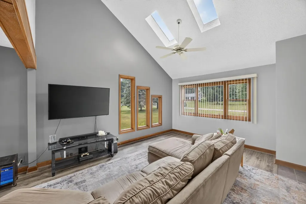 11520 N Lookout Ridge Morton Township MI 49346