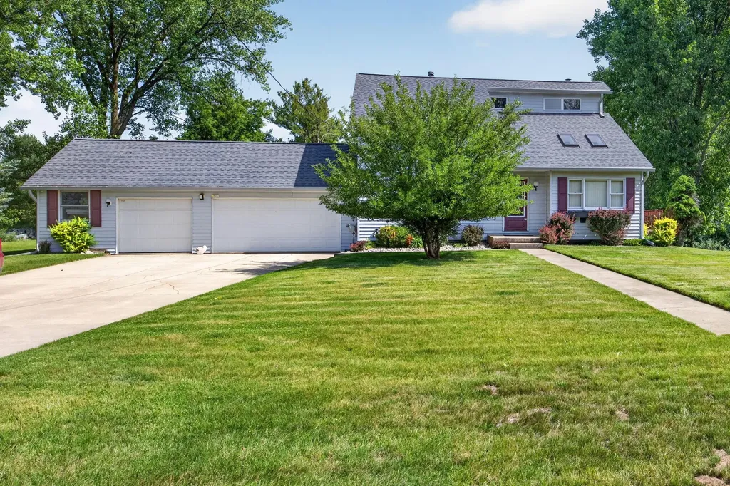 11520 N Lookout Ridge Morton Township MI 49346
