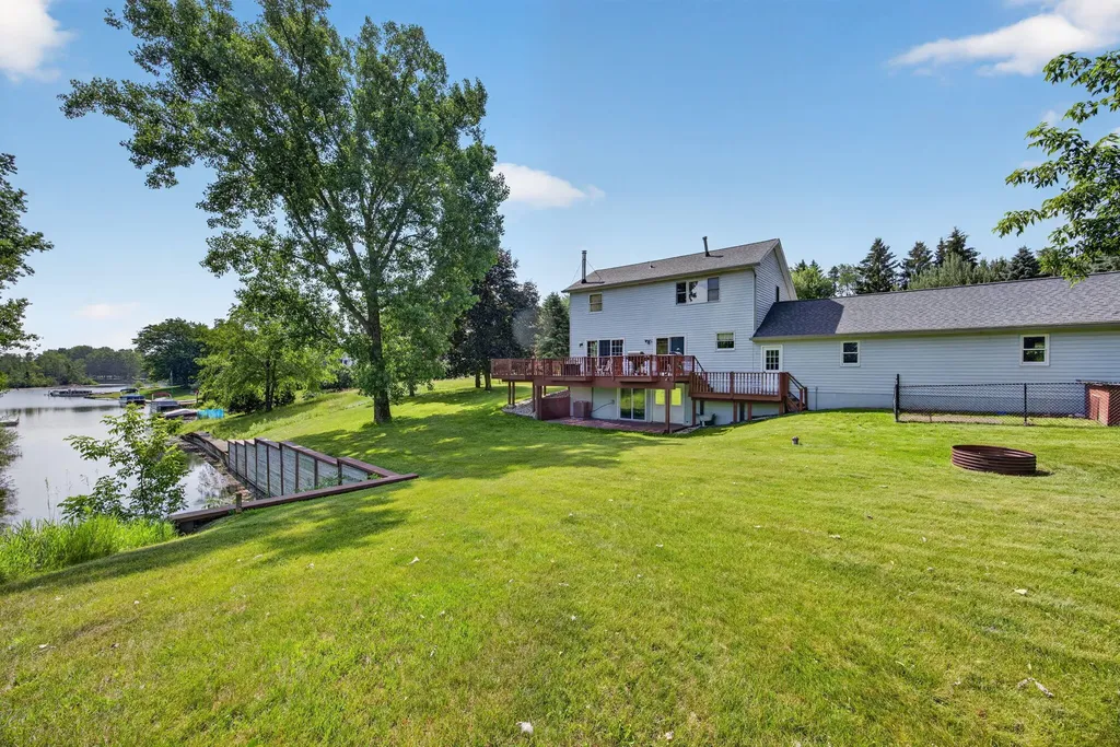 11520 N Lookout Ridge Morton Township MI 49346