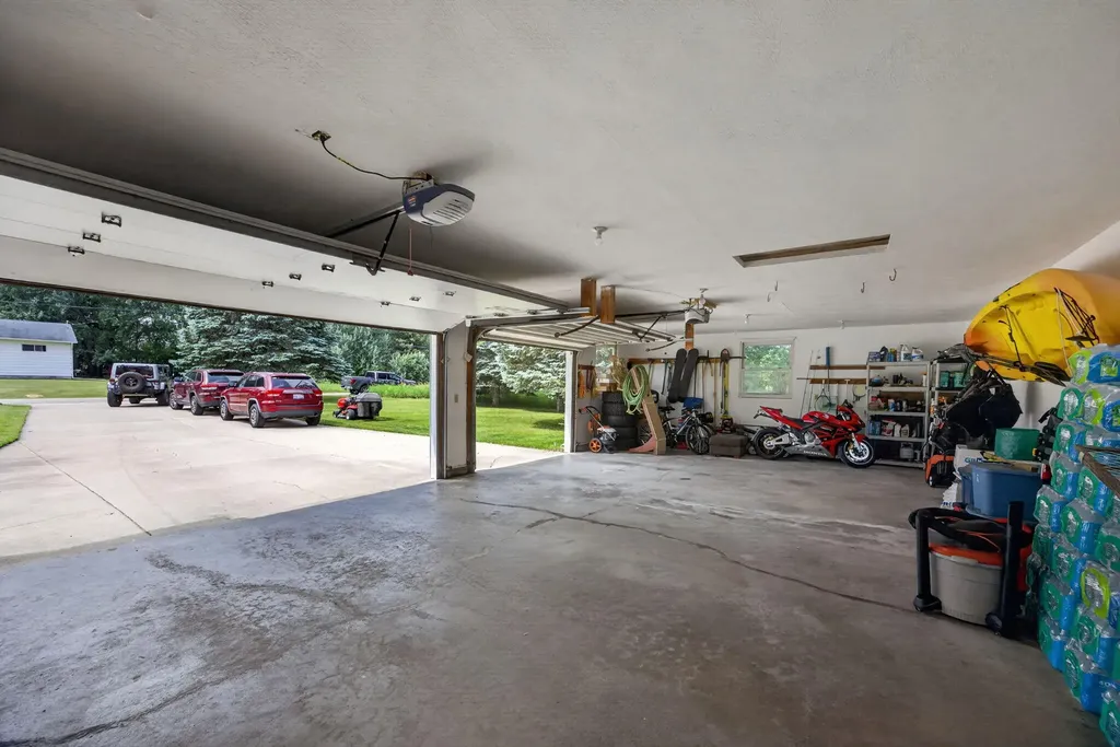 11520 N Lookout Ridge Morton Township MI 49346