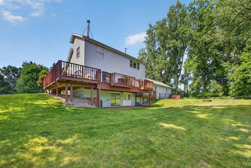 11520 N Lookout Ridge Morton Township MI 49346