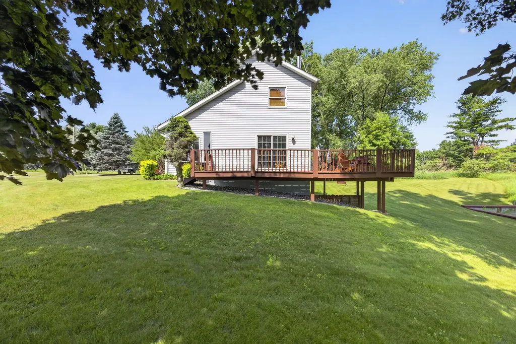 11520 N Lookout Ridge Morton Township MI 49346