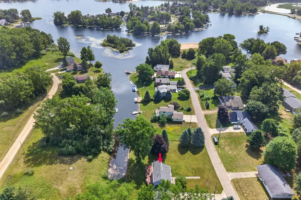 11520 N Lookout Ridge Morton Township MI 49346