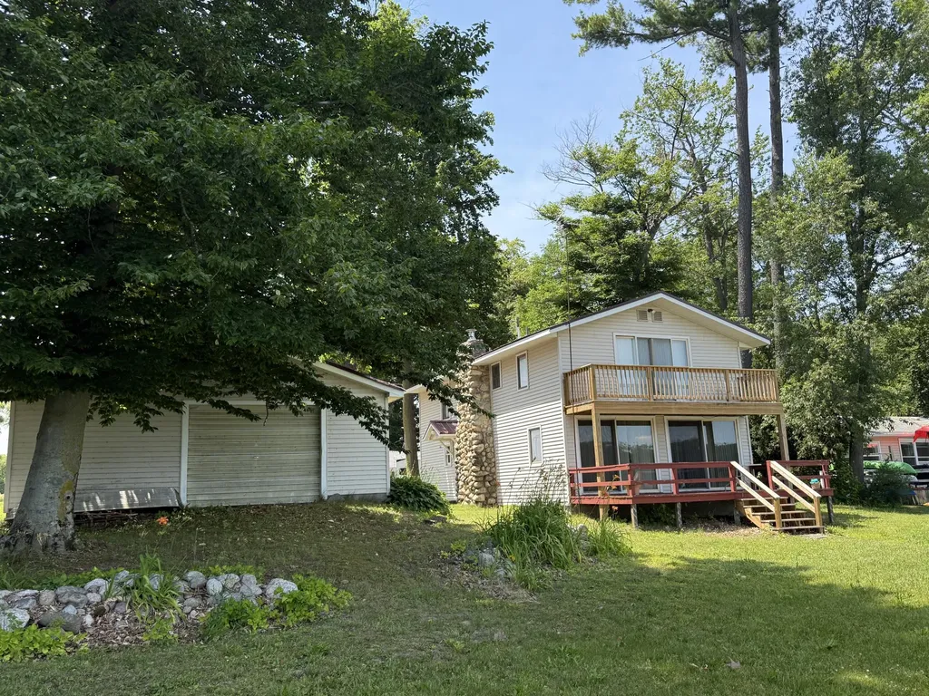 141 S Beechwood Drive SW Sidney Township MI 48888
