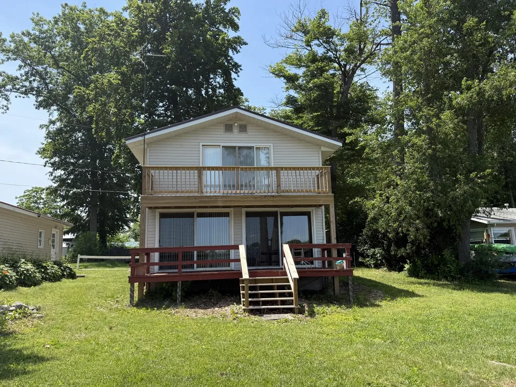 141 S Beechwood Drive SW Sidney Township MI 48888