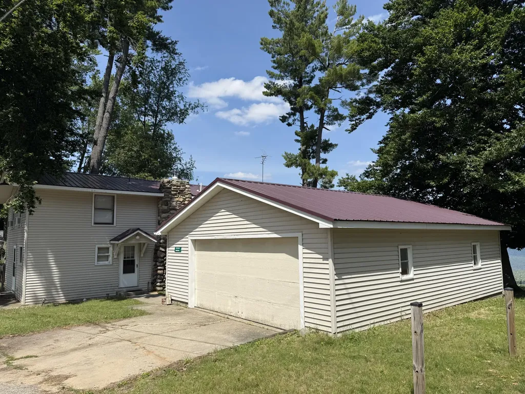 141 S Beechwood Drive SW Sidney Township MI 48888