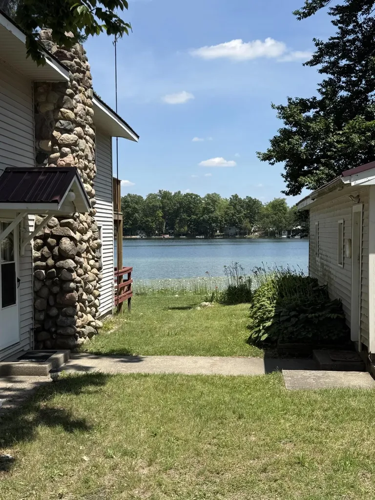 141 S Beechwood Drive SW Sidney Township MI 48888