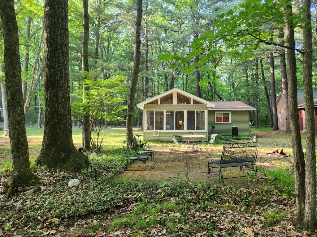 2151 W Northern Avenue Peacock Township MI 49304