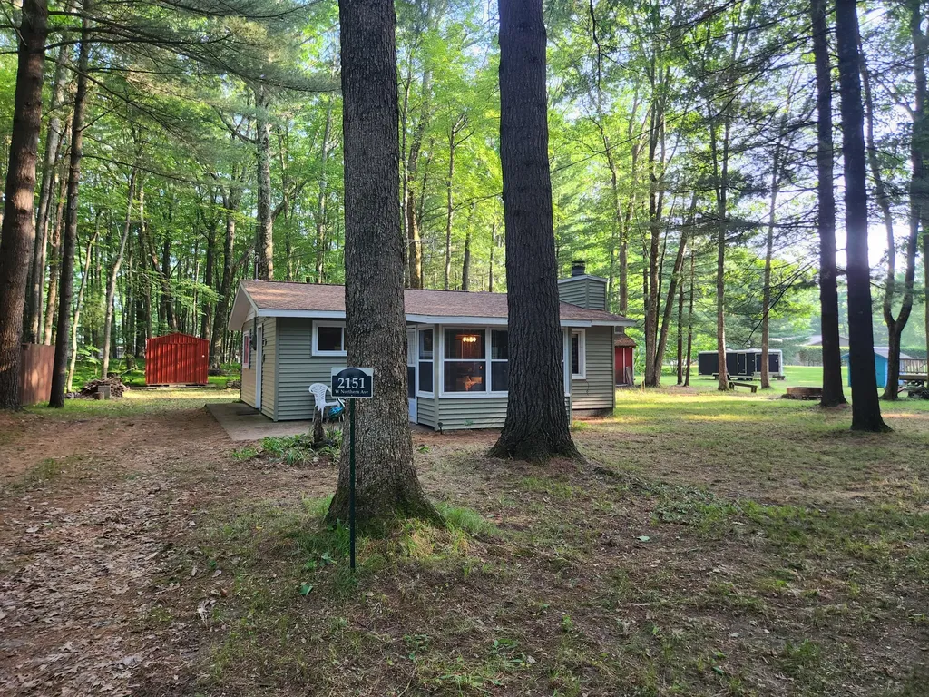 2151 W Northern Avenue Peacock Township MI 49304