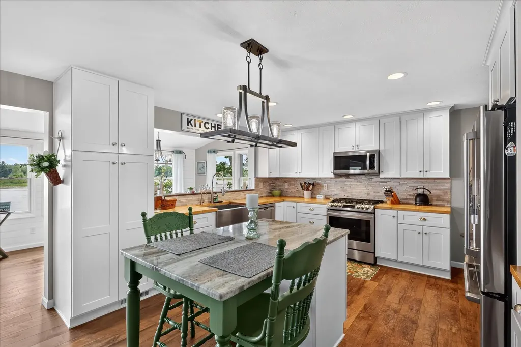 1630 S Colonel Point Crystal Township MI 48818