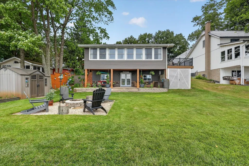1630 S Colonel Point Crystal Township MI 48818