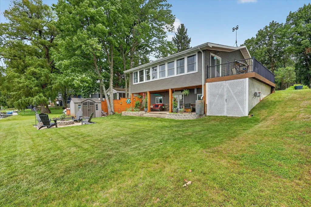 1630 S Colonel Point Crystal Township MI 48818