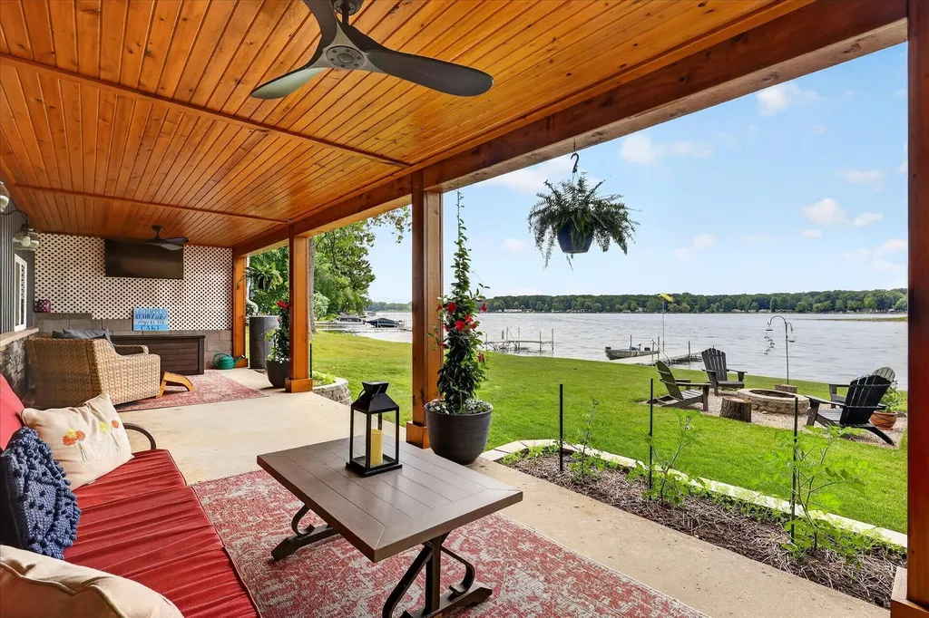 1630 S Colonel Point Crystal Township MI 48818