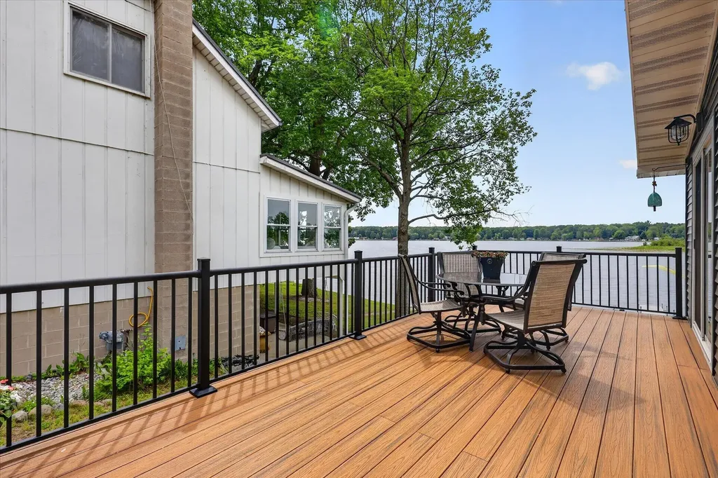 1630 S Colonel Point Crystal Township MI 48818