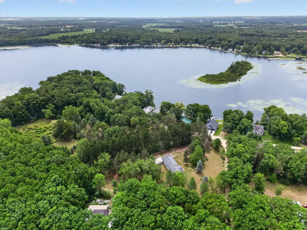 1630 S Colonel Point Crystal Township MI 48818