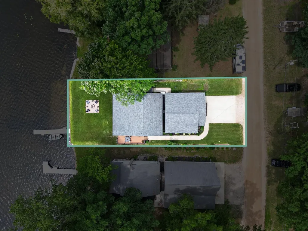 1630 S Colonel Point Crystal Township MI 48818