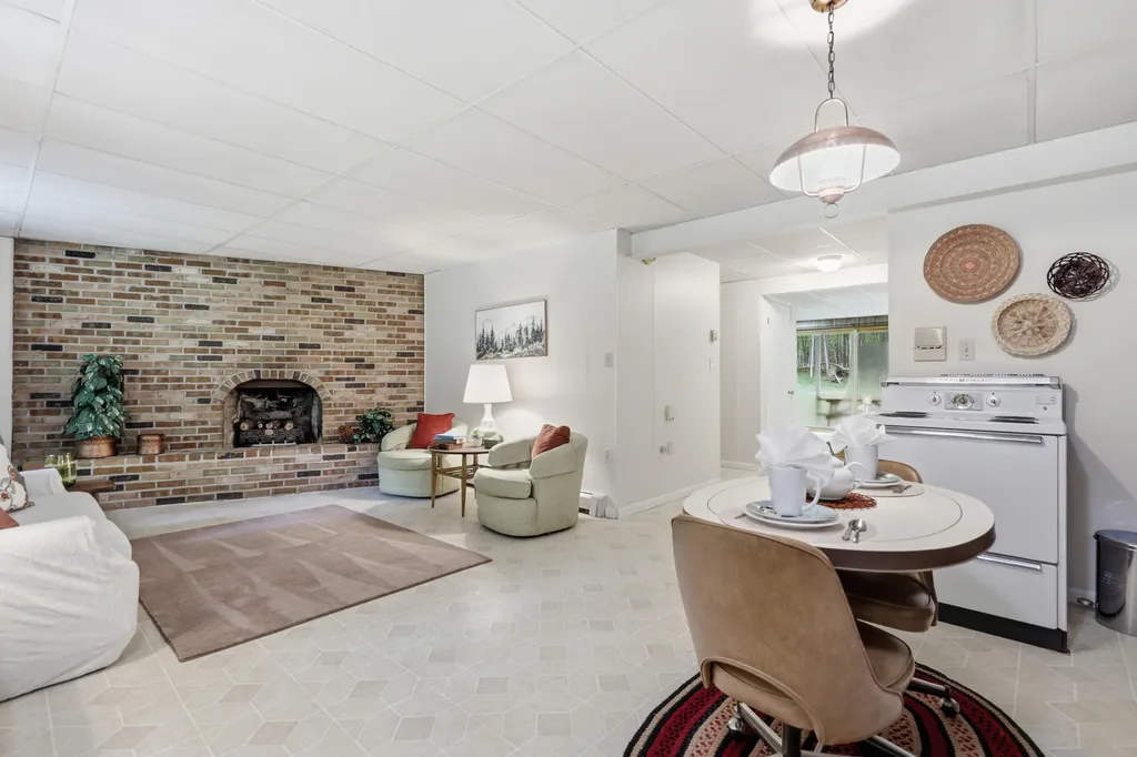 9352 W Circle Drive Morton Township MI 49346