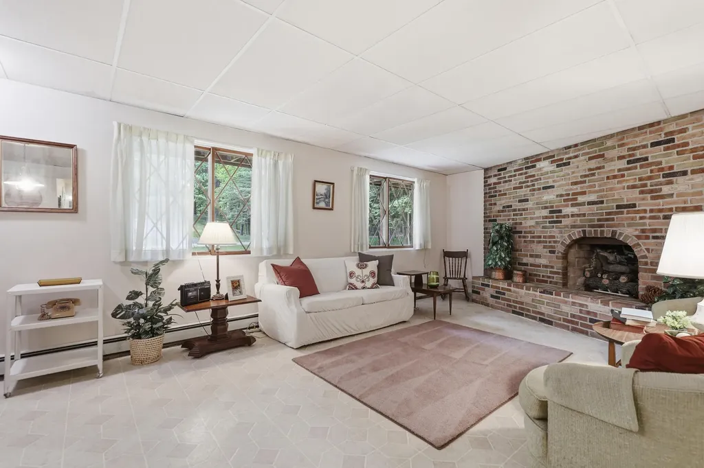 9352 W Circle Drive Morton Township MI 49346