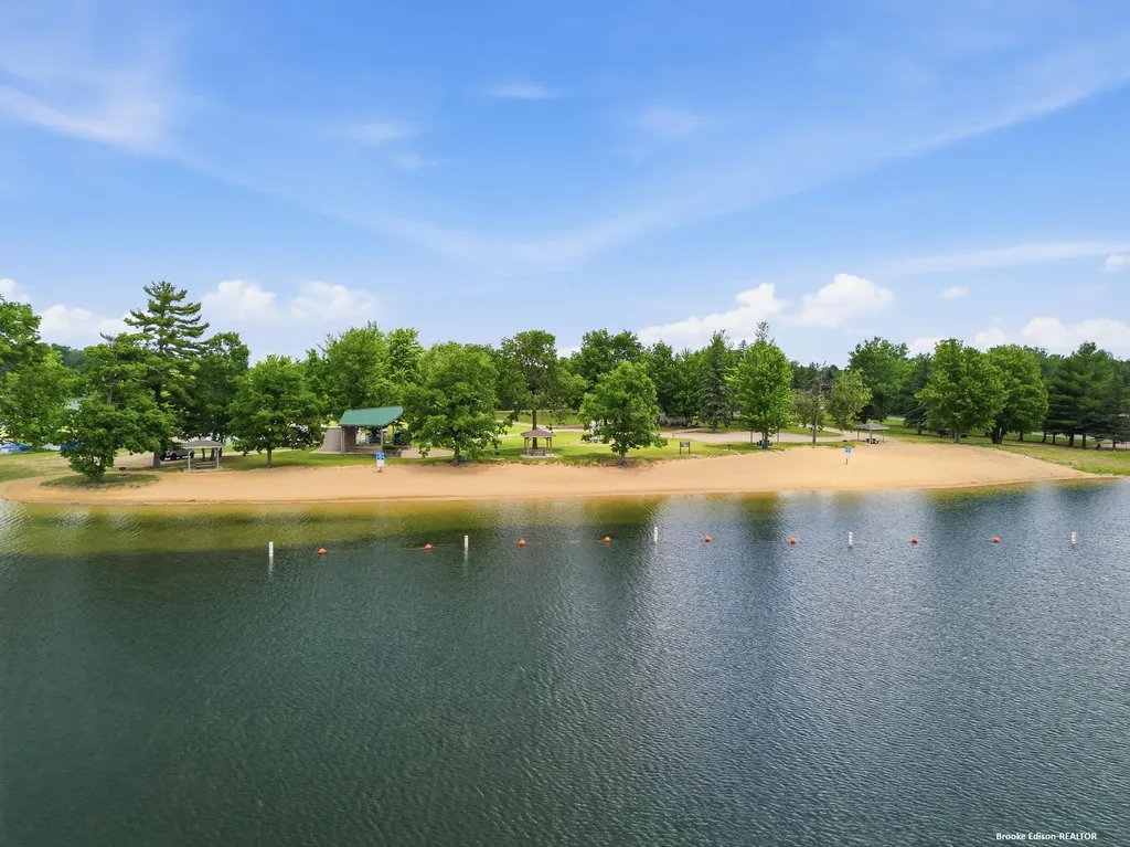 9352 W Circle Drive Morton Township MI 49346