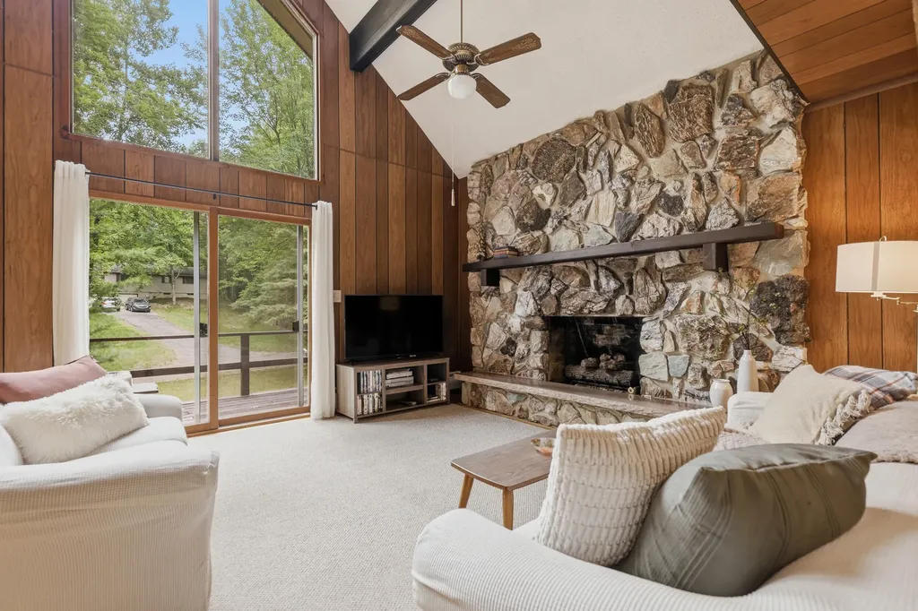 9352 W Circle Drive Morton Township MI 49346