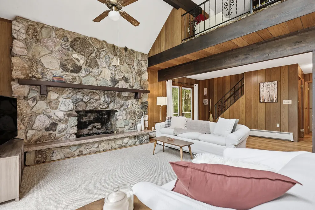 9352 W Circle Drive Morton Township MI 49346