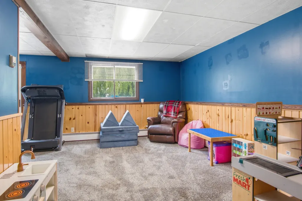 8890 NW Lake Road Belvidere Township MI 48886