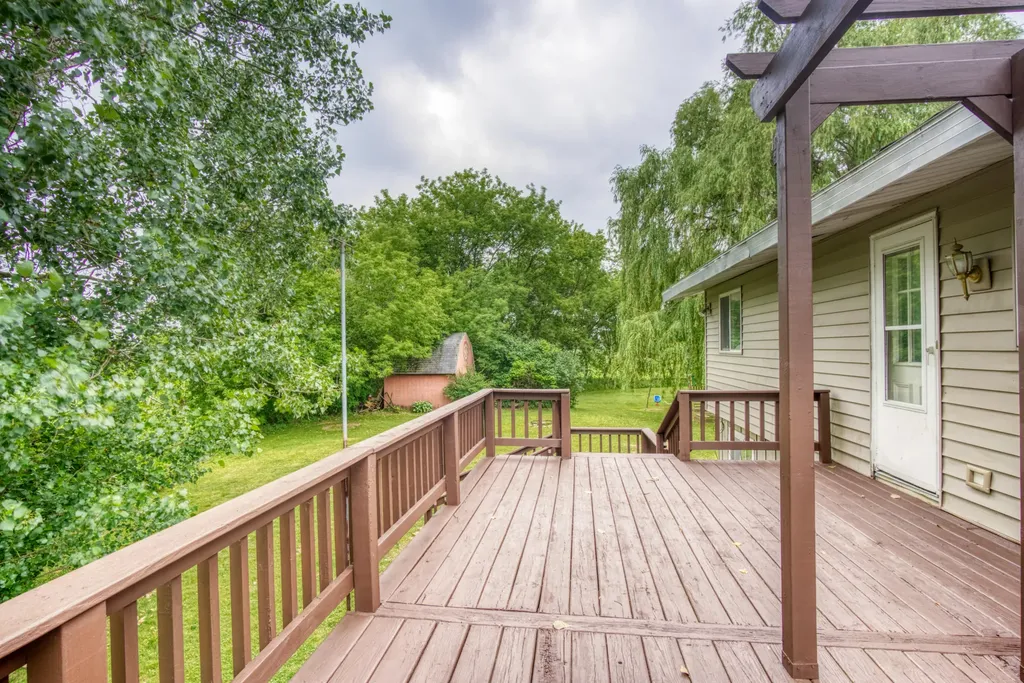 8890 NW Lake Road Belvidere Township MI 48886