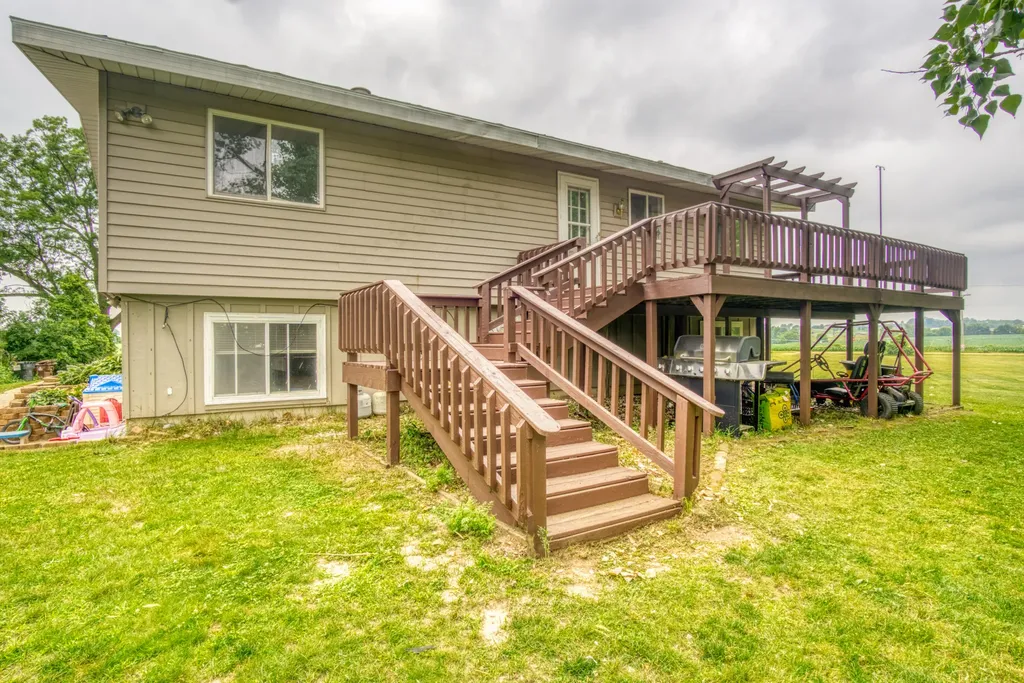 8890 NW Lake Road Belvidere Township MI 48886
