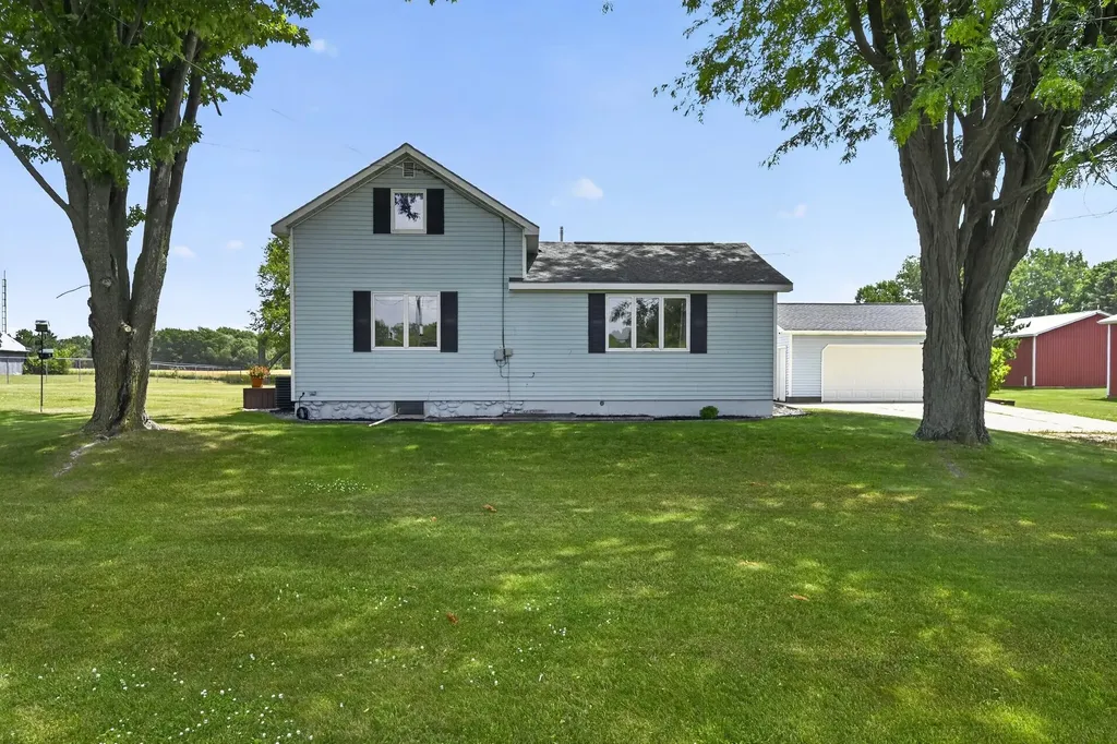 1253 S Waldron Road Crystal Township MI 48818
