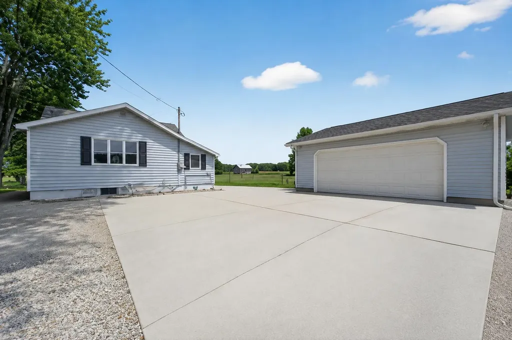 1253 S Waldron Road Crystal Township MI 48818