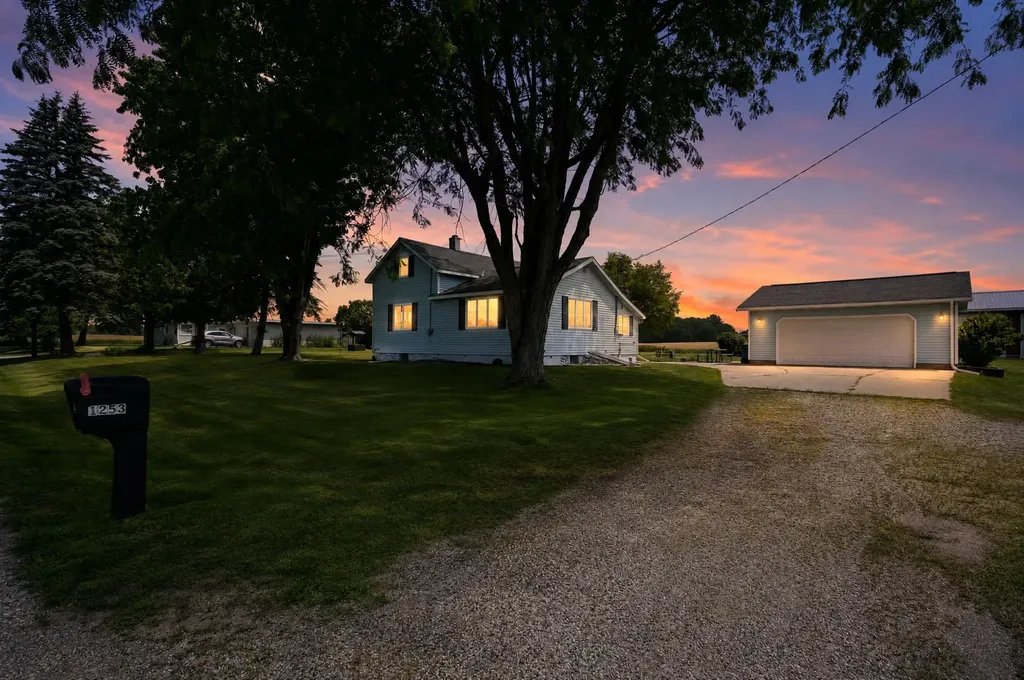 1253 S Waldron Road Crystal Township MI 48818