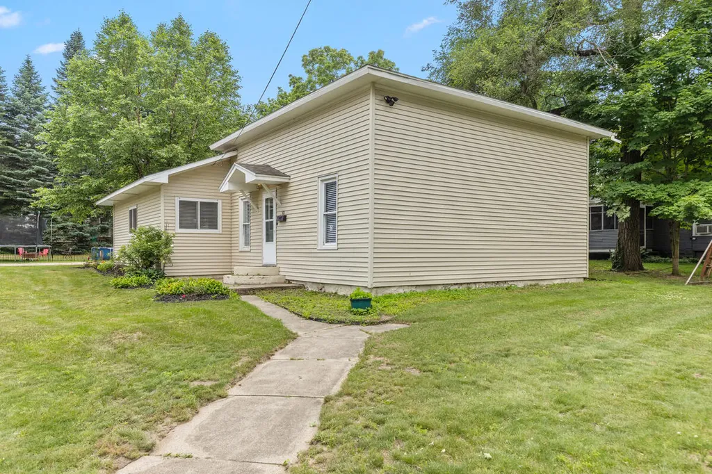 501 W Grove Greenville City MI 48838
