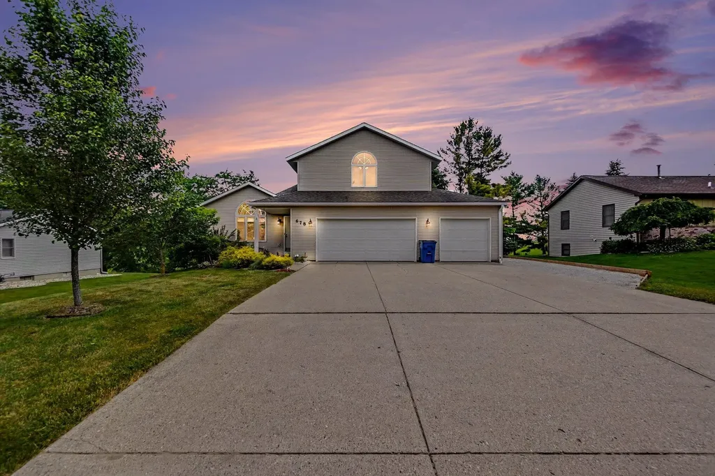 678 Apache Drive Fremont City MI 49412