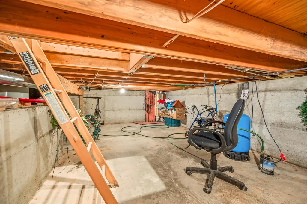 2541 Van Dyke Street Chester Township MI 49403