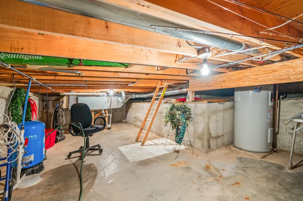 2541 Van Dyke Street Chester Township MI 49403