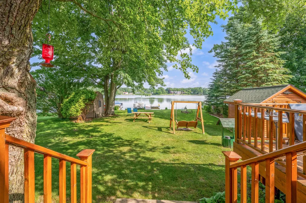2541 Van Dyke Street Chester Township MI 49403