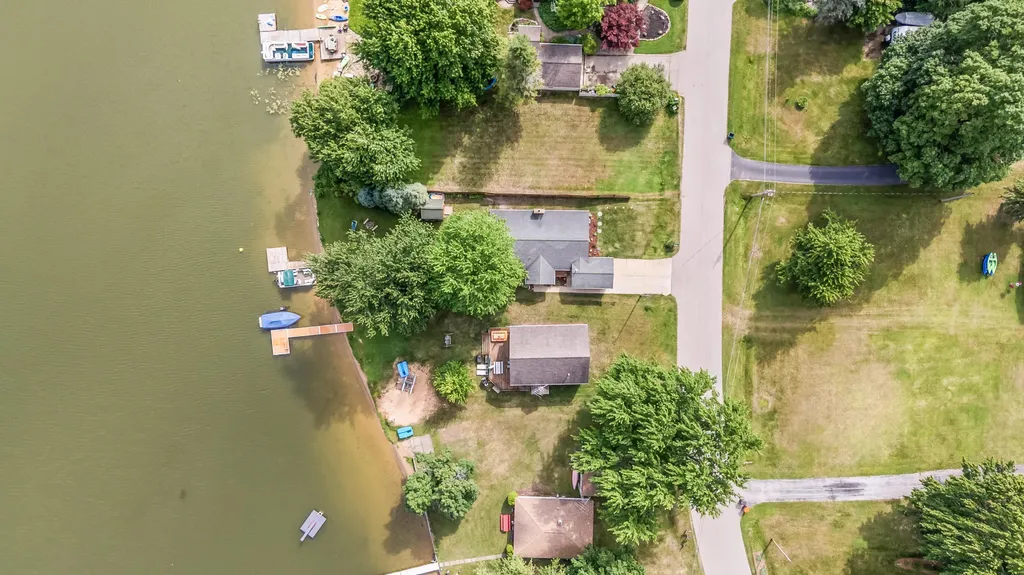 2541 Van Dyke Street Chester Township MI 49403