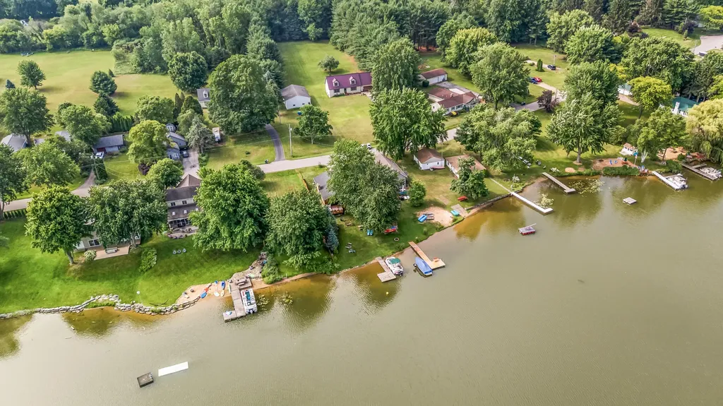 2541 Van Dyke Street Chester Township MI 49403