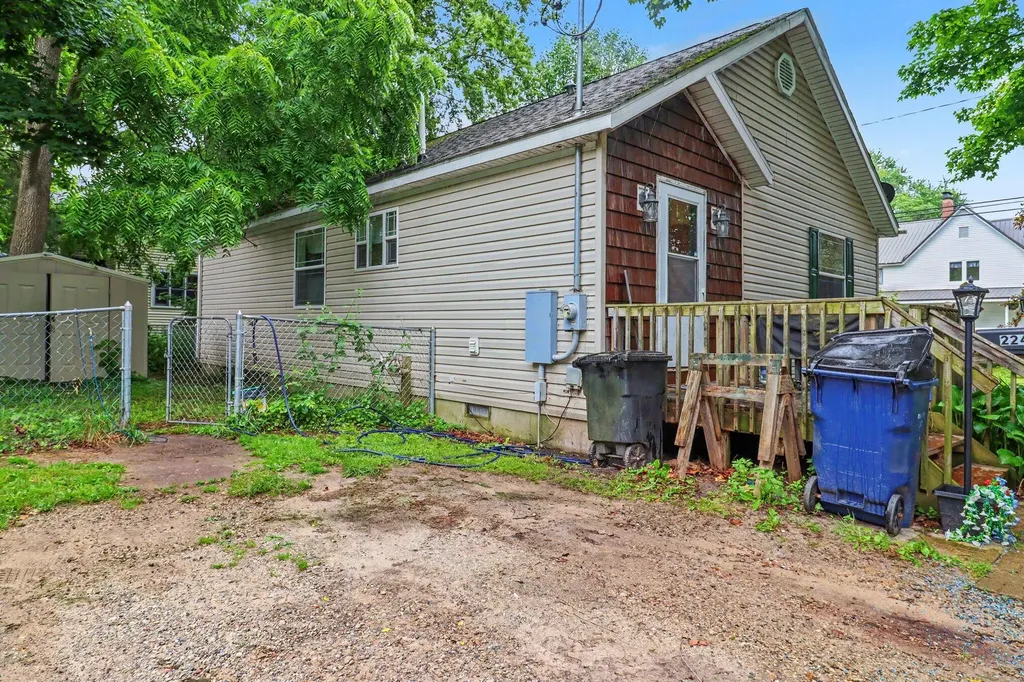 224 S Division Avenue Fremont City MI 49412