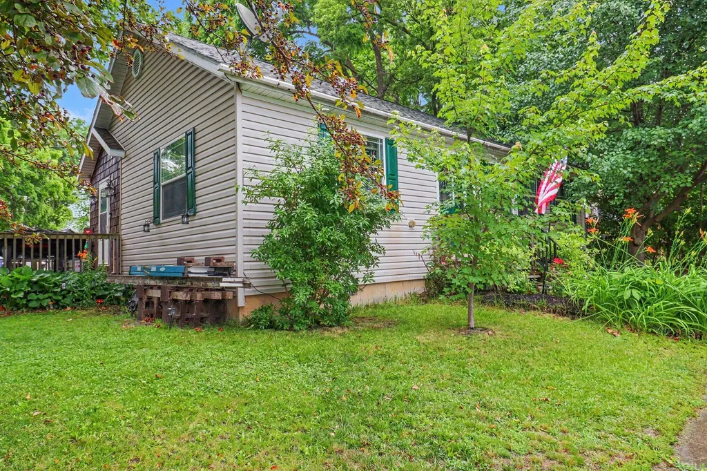 224 S Division Avenue Fremont City MI 49412