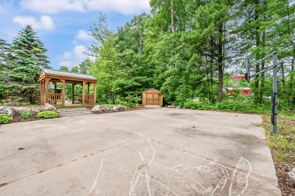 10810 Ingersoll Drive Reynolds Township MI 49329