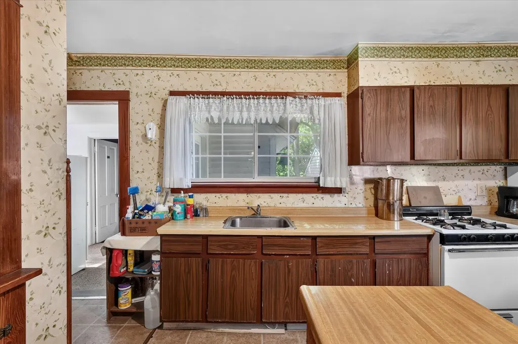 100 E Muskegon Street Cedar Springs City MI 49319