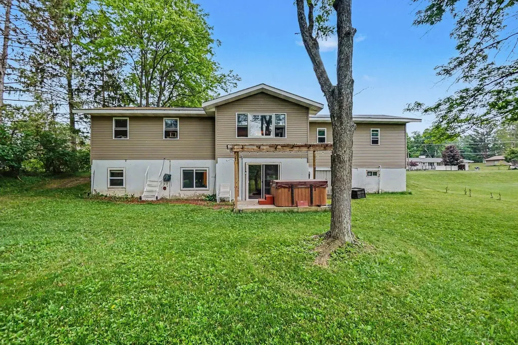 412 W Church Avenue Richmond Township MI 49677