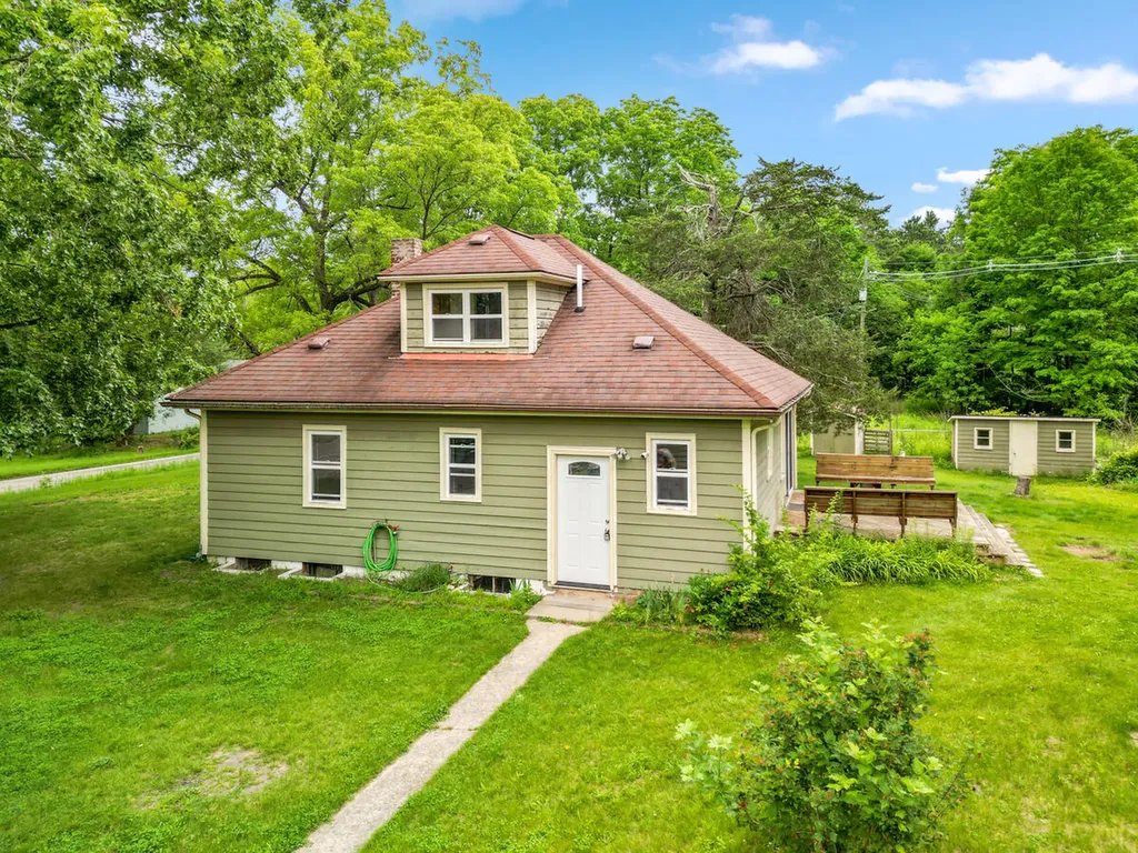 172 Bridge Street Newaygo City MI 49337