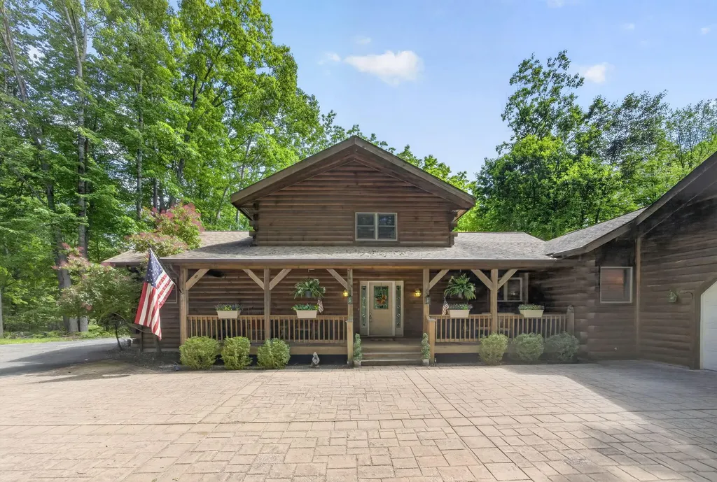 10231 Mountain View Trail Austin Township MI 49346