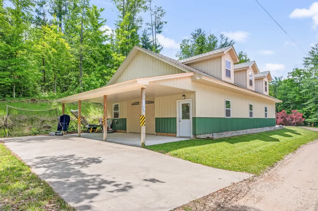 14948 17 Mile Road Rose Lake Township MI 49655