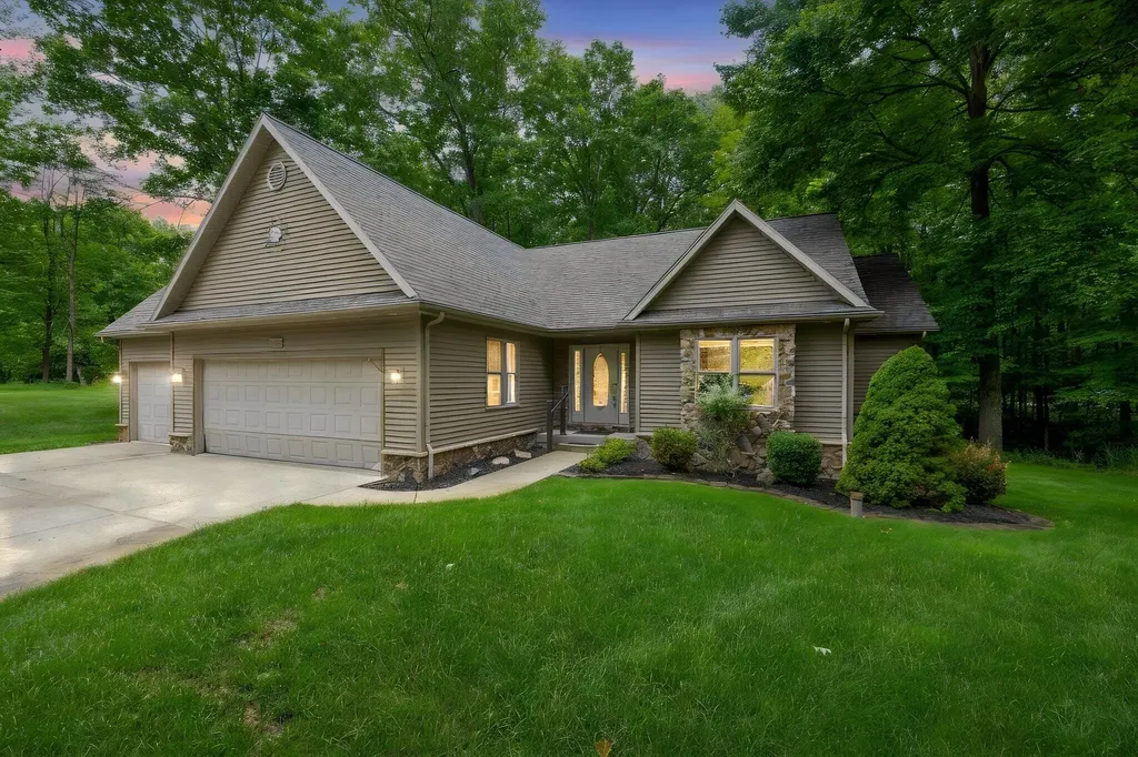 10372 Mountain View Trail Austin Township MI 49346