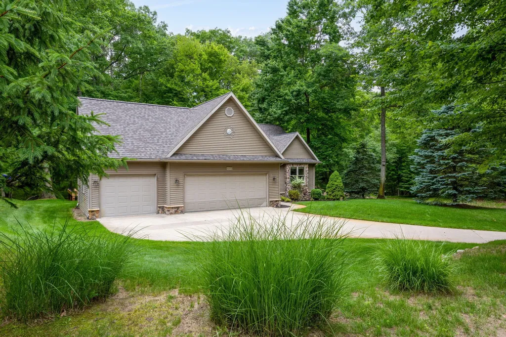 10372 Mountain View Trail Austin Township MI 49346