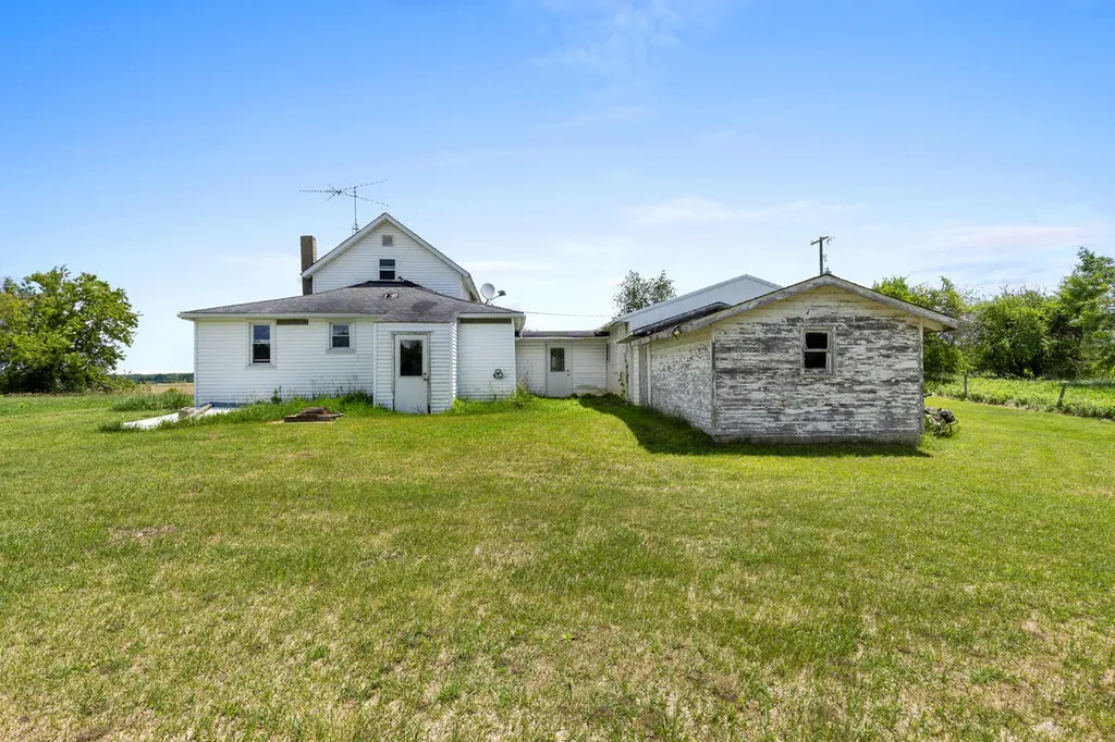 8938 Gibson Avenue Garfield Township MI 48632