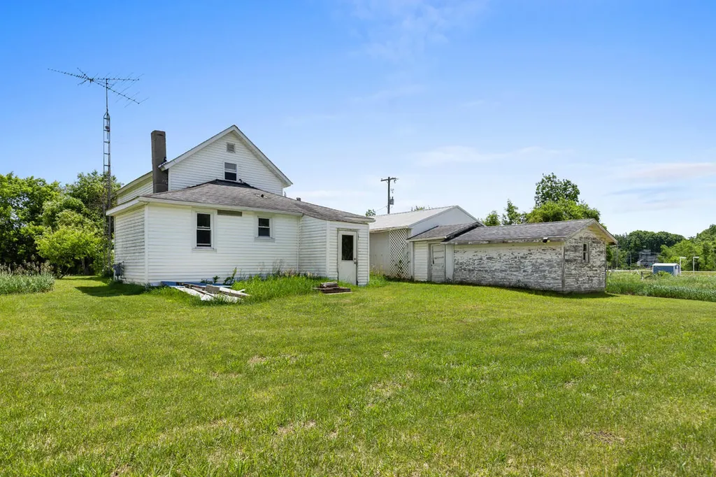 8938 Gibson Avenue Garfield Township MI 48632